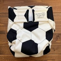 サッカーボール柄（キナリ）【よつばのおむつ/日本製/ハンドメイド】布おむつカバー （透湿性防水布使用）スポーツ,男の子